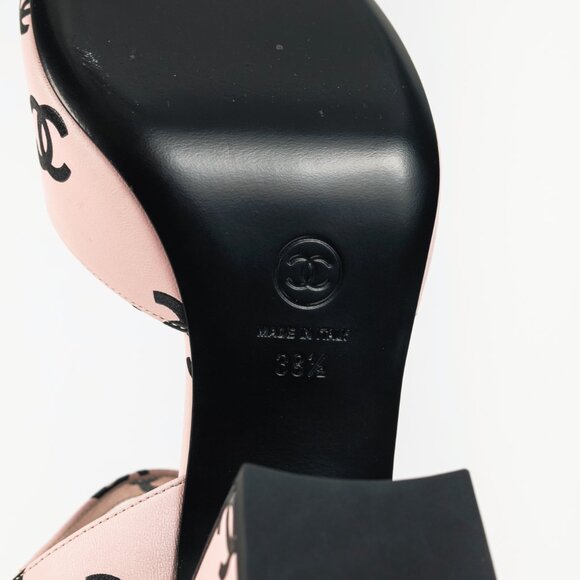 Chanel 22S Light Pink CC-Print Leather Sandals - Picture 5 of 11